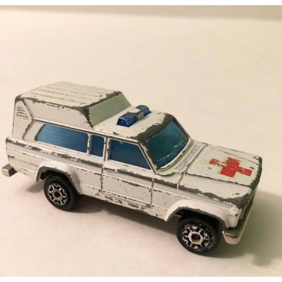 Vintage Majorette Ambulance No 269 Made in France Diecast  Missing Doors - Picture 9 of 12